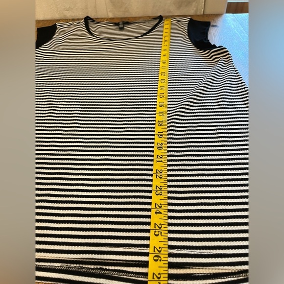 🖤 JONES NEW YORK – Striped Sleeveless Top – Size L - Picture 7 of 7